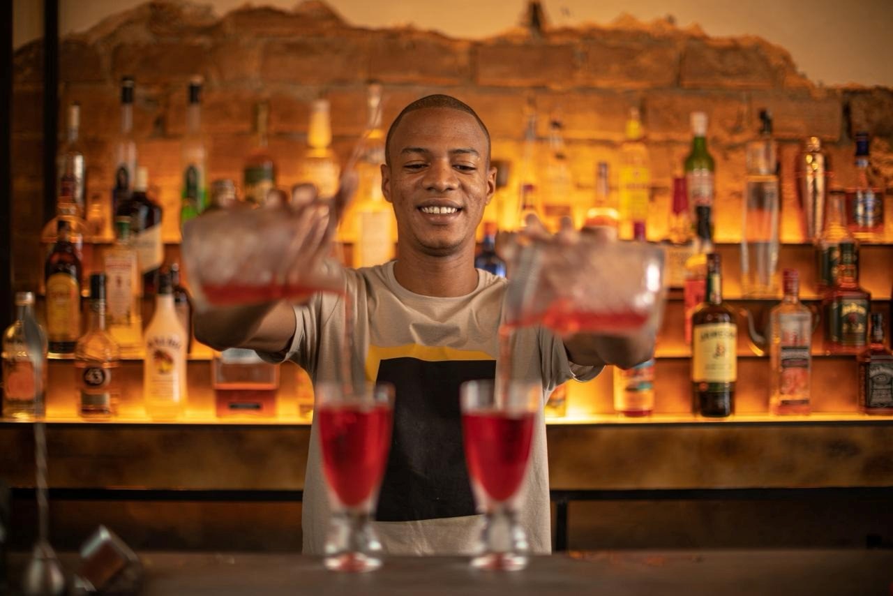 Bartender José Lucas